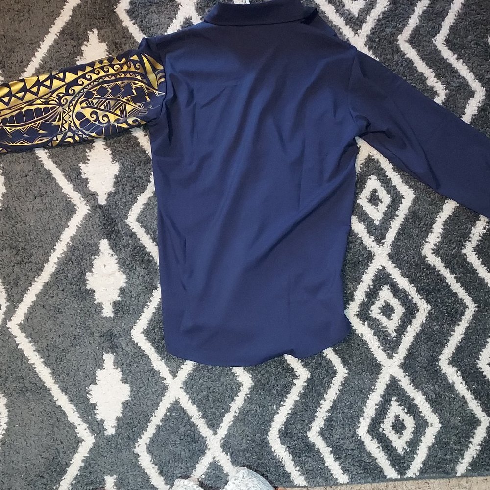 Button Up - Picture 3 of 5